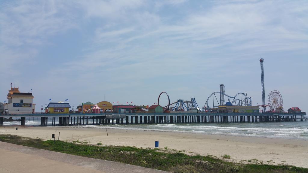 Private Beach -- Away From The Crowds - Ocean Views -Short Drive To Moody Gardens, Schlitter Bahn, Pleasure Pier 갤버스턴 외부 사진